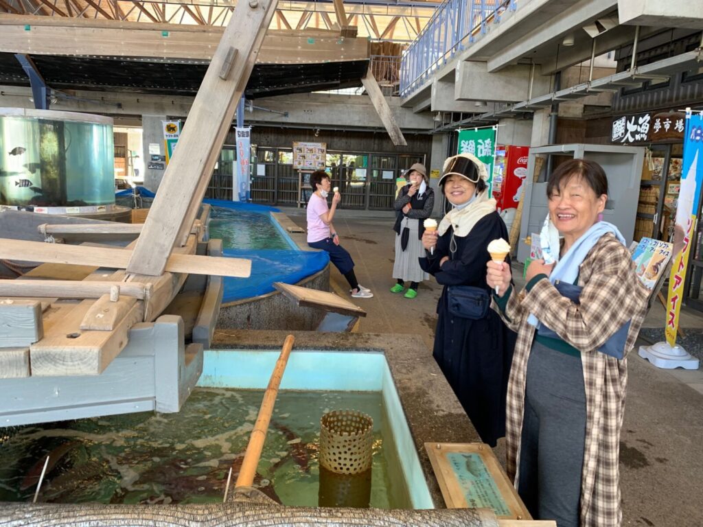 今日もいい天気です。 水面近くにはキビナゴの群れ レア物も多く楽しめました。